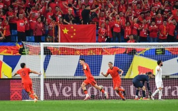 中国男足公开选帅！目标冲进2030年世界杯！球迷表示：谁来都一样